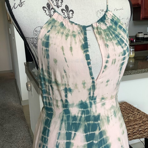 🏝 LuLu’s Tie-Dyed Maxi Dress 🏝 - Picture 6 of 11